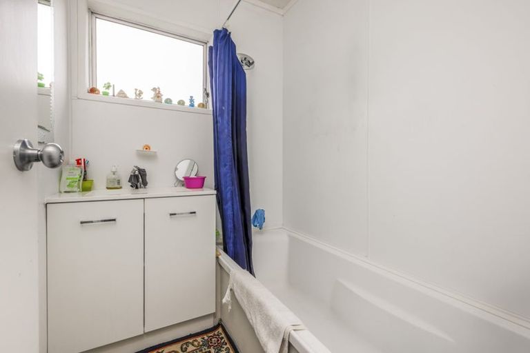 Photo of property in 1/28 Sharland Avenue, Manurewa, Auckland, 2102