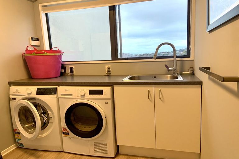 Photo of property in 1/56 Major Hornbrook Road, Mount Pleasant, Christchurch, 8081