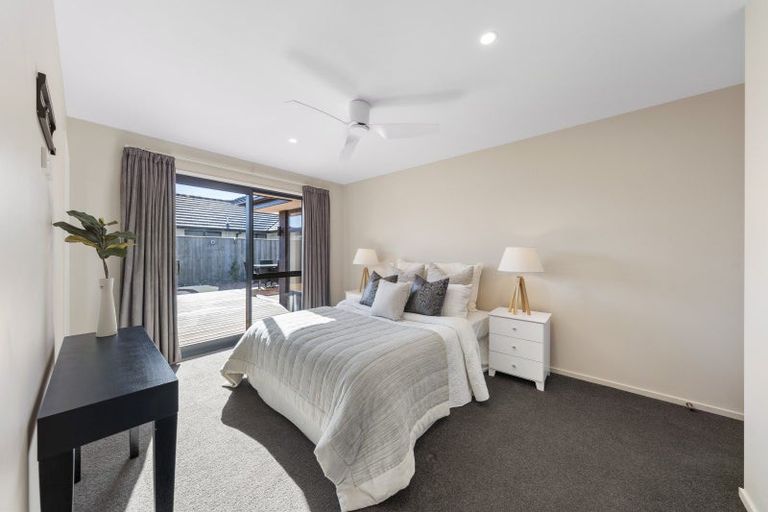 Photo of property in 6 Deans Place, Amberley, 7410