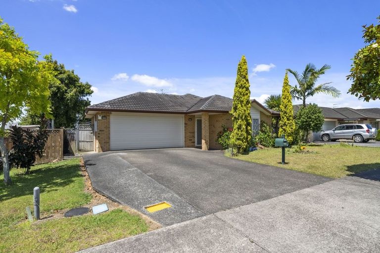 Photo of property in 17 Villino Place, Randwick Park, Auckland, 2105