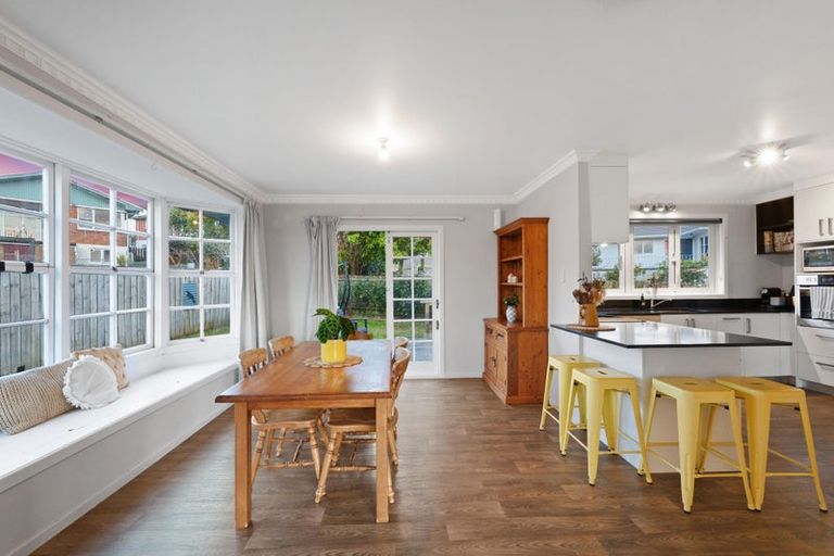 Photo of property in 142 Ti Rakau Drive, Pakuranga, Auckland, 2010