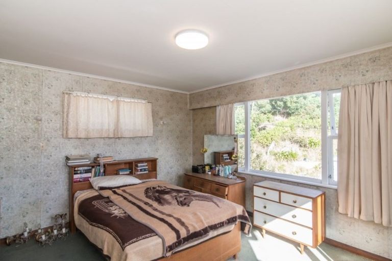 Photo of property in 27 Robertson Street, Owhiro Bay, Wellington, 6023