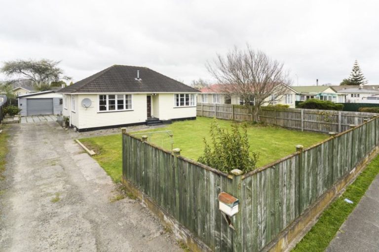 Photo of property in 8 Brighton Crescent, Highbury, Palmerston North, 4412