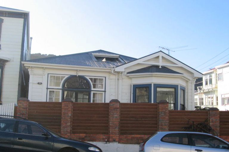 Photo of property in 1 Caroline Street, Mount Victoria, Wellington, 6011