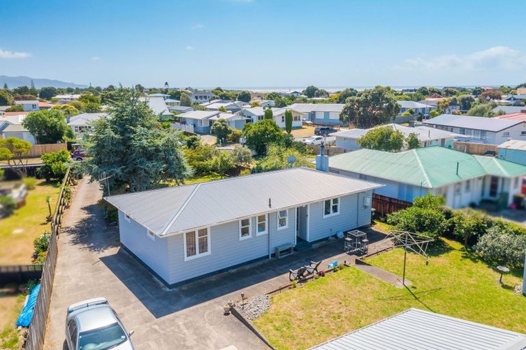 Photo of property in 70 Michael Road, Paraparaumu Beach, Paraparaumu, 5032