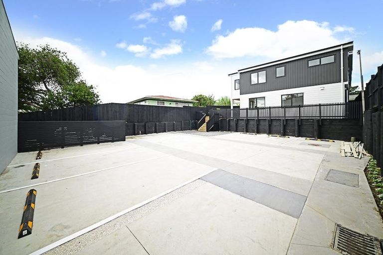 Photo of property in 4/29 Tudor Road, Henderson, Auckland, 0610