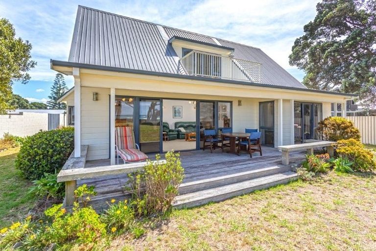 Photo of property in 9 Courtney Place, Pauanui, Hikuai, 3579