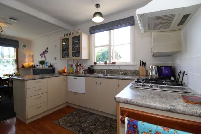 Photo of property in 35 Rhodes Street, Waimate, 7924