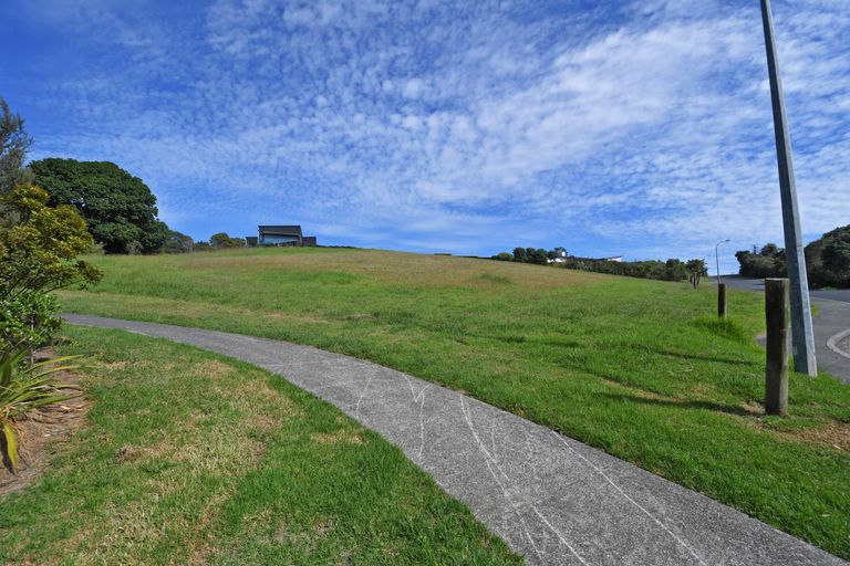 Photo of property in 42 Wonderview Road, Leigh, 0985