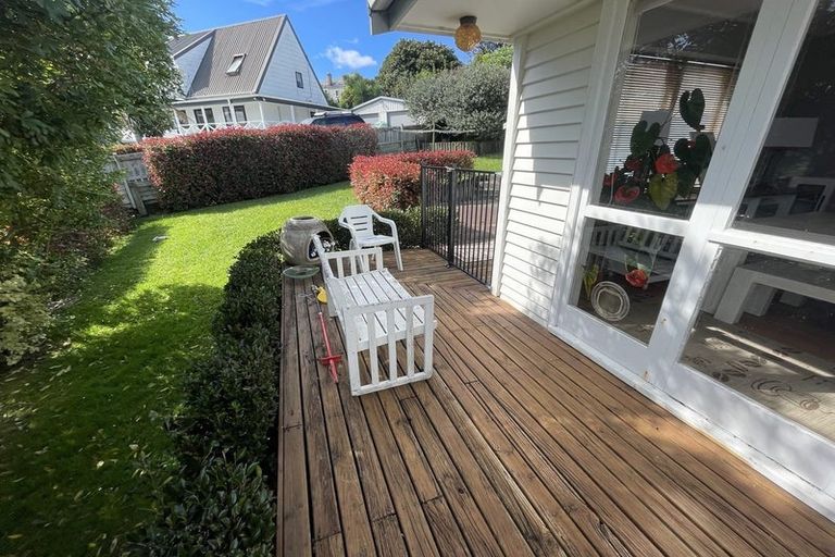 Photo of property in 8 Miro Place, Waiuku, 2123