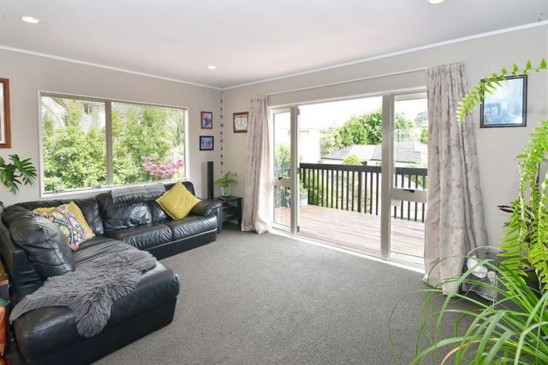 Photo of property in 11a Greta Place, Stanmore Bay, Whangaparaoa, 0932