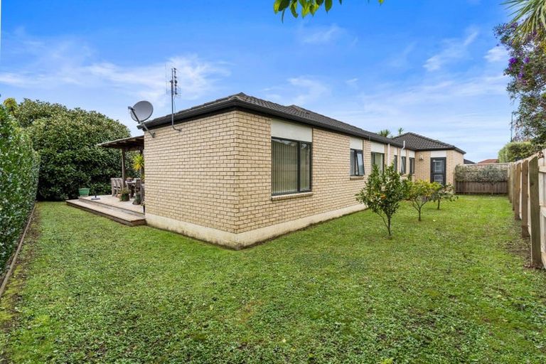 Photo of property in 5 Beragh Place, East Tamaki, Auckland, 2016