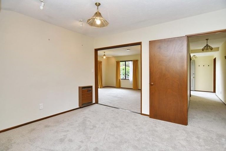 Photo of property in 44b Memorial Avenue, Ilam, Christchurch, 8053