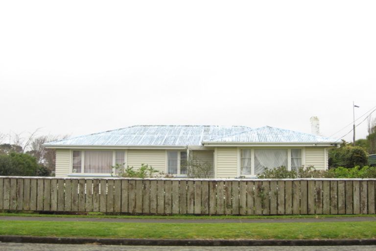 Photo of property in 37 Cumming Street, Okato, 4335