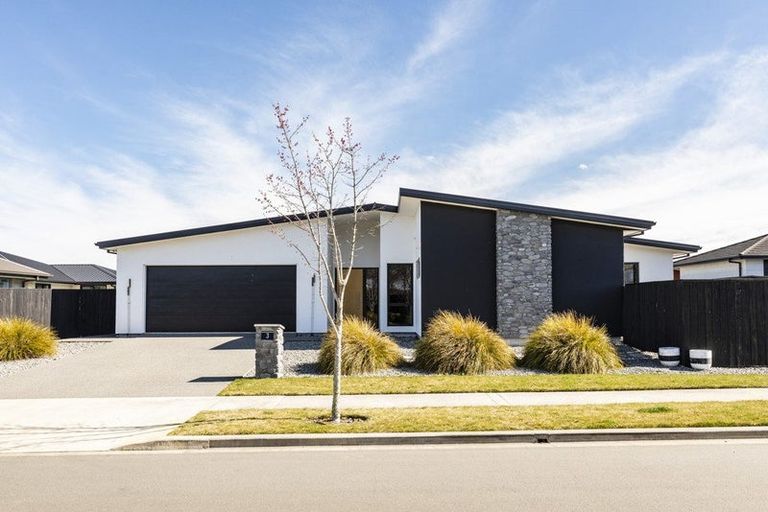 Photo of property in 3 Gerard Place, Rangiora, 7400