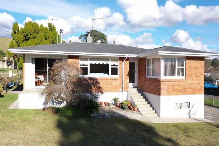 Photo of property in 384 Welcome Bay Road, Welcome Bay, Tauranga, 3175