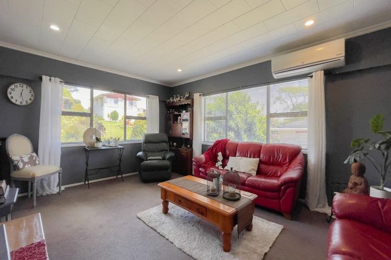 Photo of property in 15 Hillcrest Street, Tirau, 3410