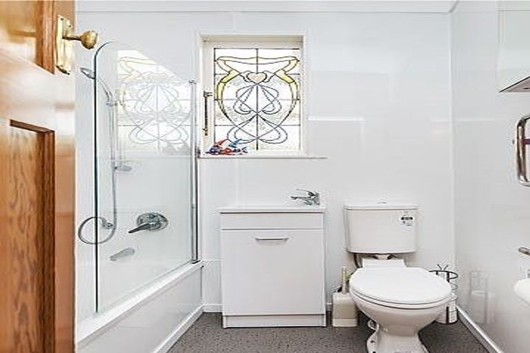 Photo of property in 10 Retter Street, Paparangi, Wellington, 6037