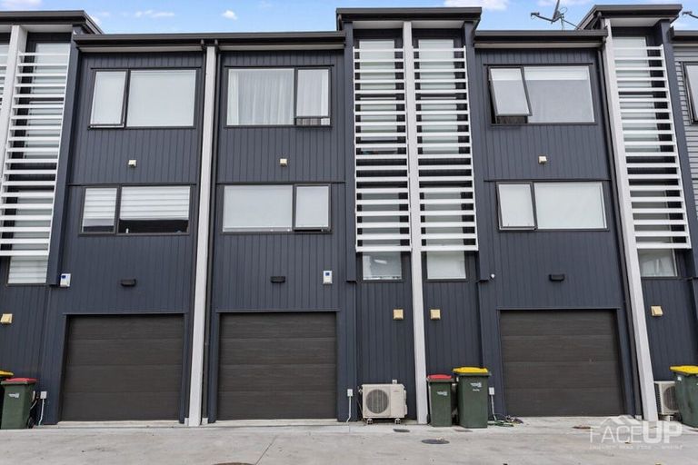 Photo of property in 10 Carder Court, Hobsonville, Auckland, 0618