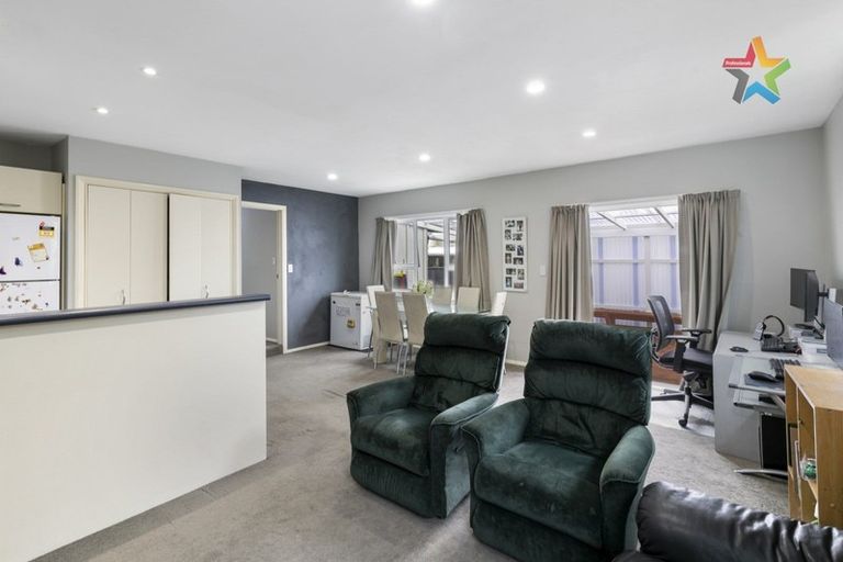 Photo of property in 1a Waldie Grove, Avalon, Lower Hutt, 5011