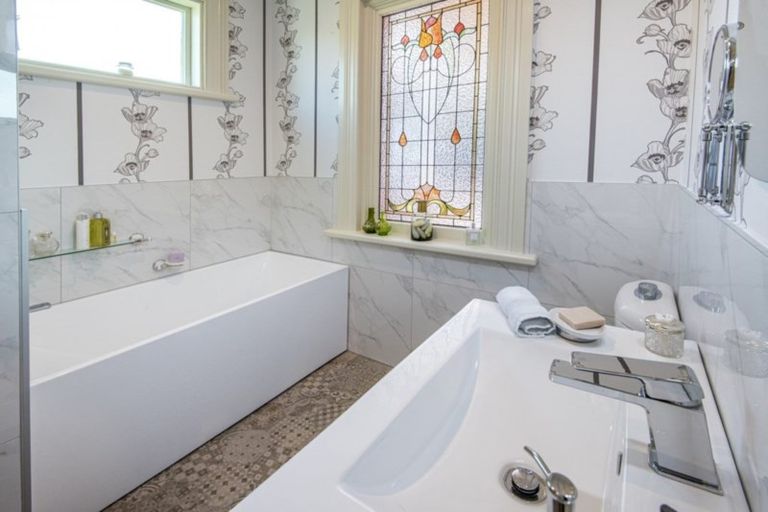 Photo of property in 11 Rattray Street, Devonport, Auckland, 0624