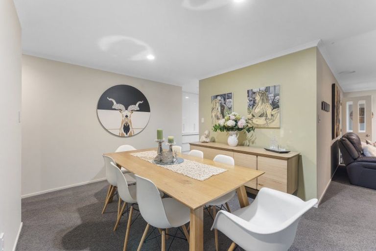 Photo of property in 8 Sapphire Grove, Birchville, Upper Hutt, 5018