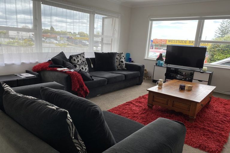 Photo of property in 134 Te Atatu Road, Te Atatu South, Auckland, 0610