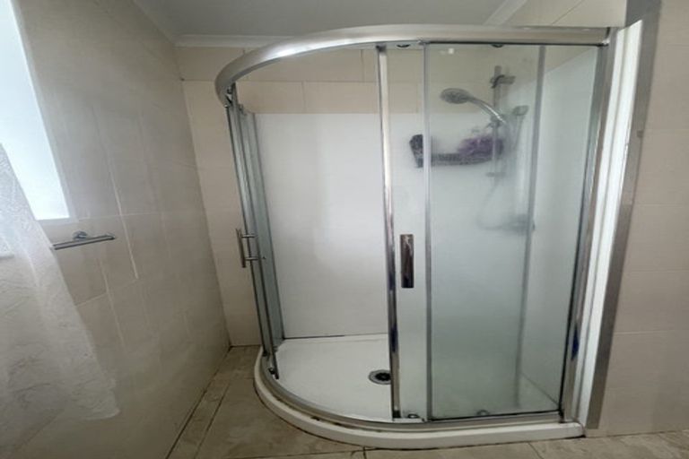 Photo of property in 83 Lynwood Road, New Lynn, Auckland, 0600