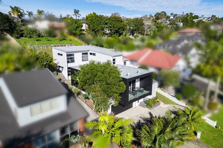 Photo of property in 10 Bayside Drive, Browns Bay, Auckland, 0630