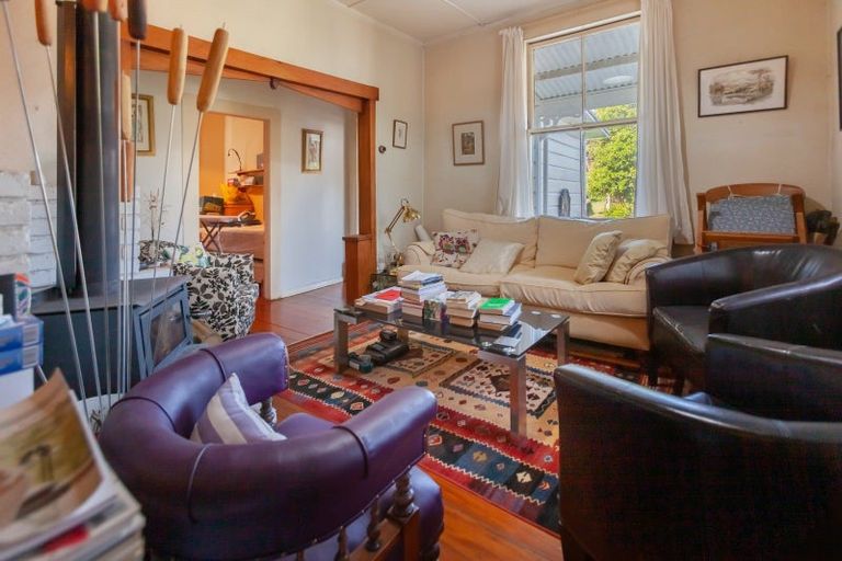 Photo of property in 1 Harvey Road, Bluff Hill, Napier, 4110