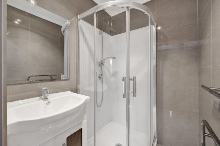 Photo of property in 14 Frederick Place, Whalers Gate, New Plymouth, 4310