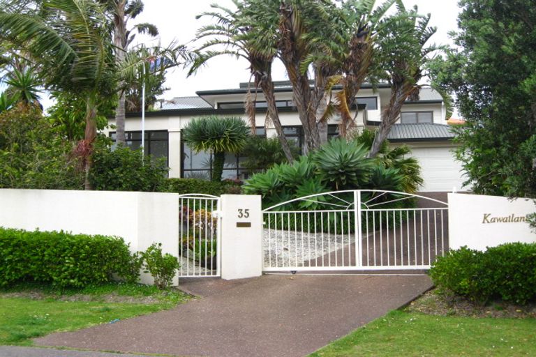 Photo of property in 35 Pacific Parade, Army Bay, Whangaparaoa, 0930