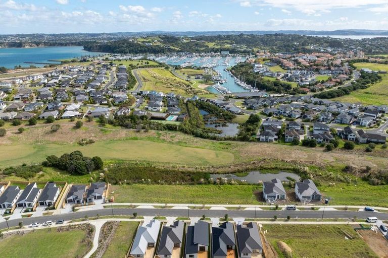 Photo of property in 36 Whakairo Crescent, Gulf Harbour, Whangaparaoa, 0930