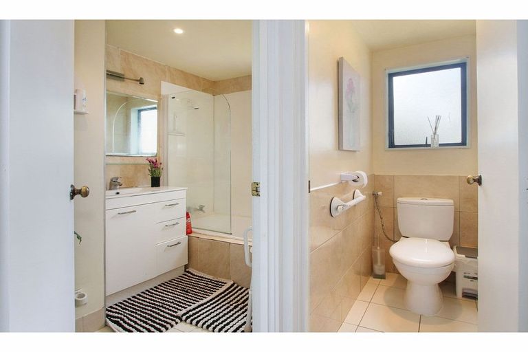 Photo of property in 2a Ranch Avenue, Beach Haven, Auckland, 0626