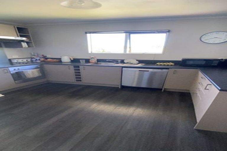 Photo of property in 69a Hartford Crescent, Totara Park, Upper Hutt, 5018