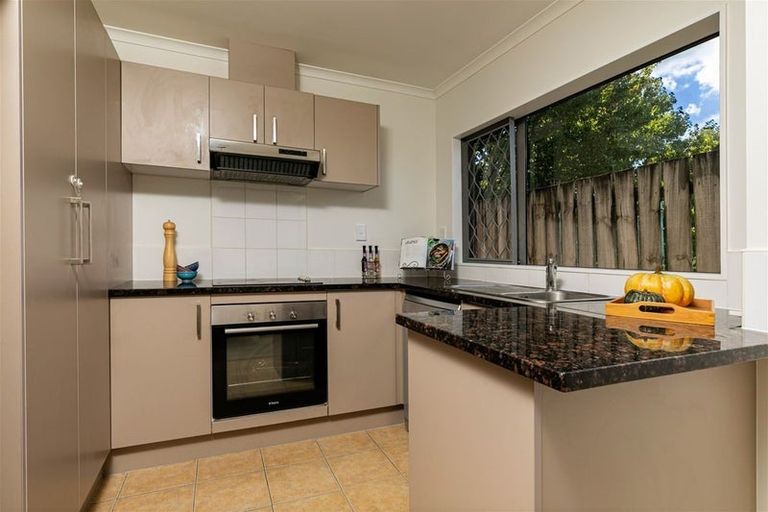 Photo of property in 60 Garelja Road, Henderson, Auckland, 0612