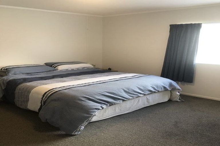 Photo of property in 2/54 Litten Road, Cockle Bay, Auckland, 2014