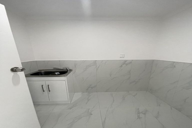 Photo of property in 4a Barnard Place, Manurewa East, Auckland, 2102