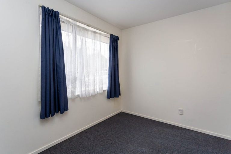 Photo of property in 2 Dickson Crescent, Hornby, Christchurch, 8042