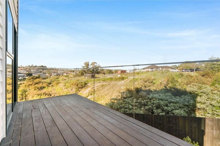 Photo of property in 5 Liban Place, Massey, Auckland, 0614