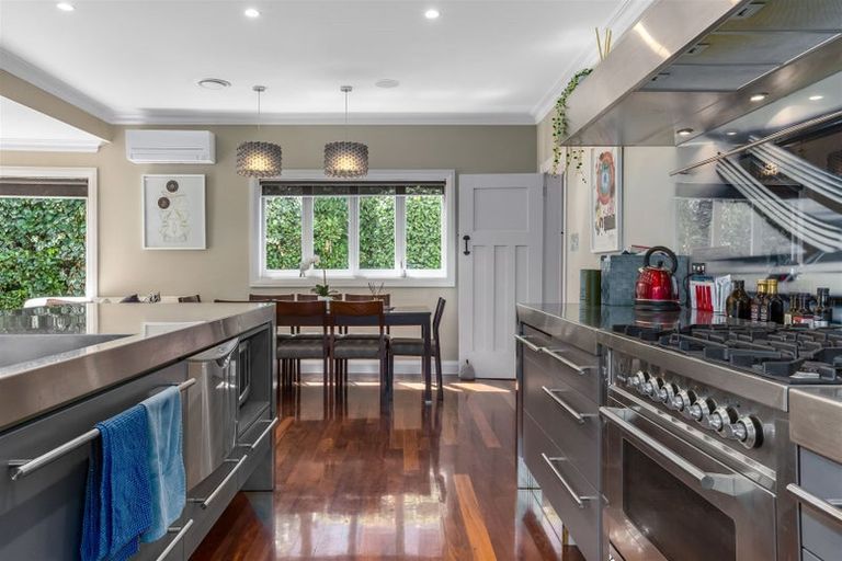 Photo of property in 60a Hobson Street, Thorndon, Wellington, 6011