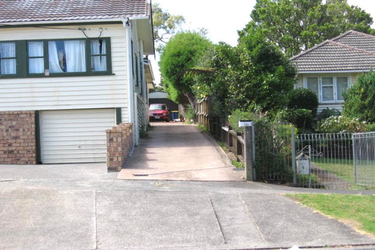 Photo of property in 2a Arahoe Road, New Lynn, Auckland, 0600