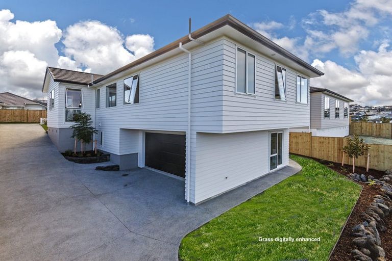 Photo of property in 10 Bine Crescent, Orewa, 0931