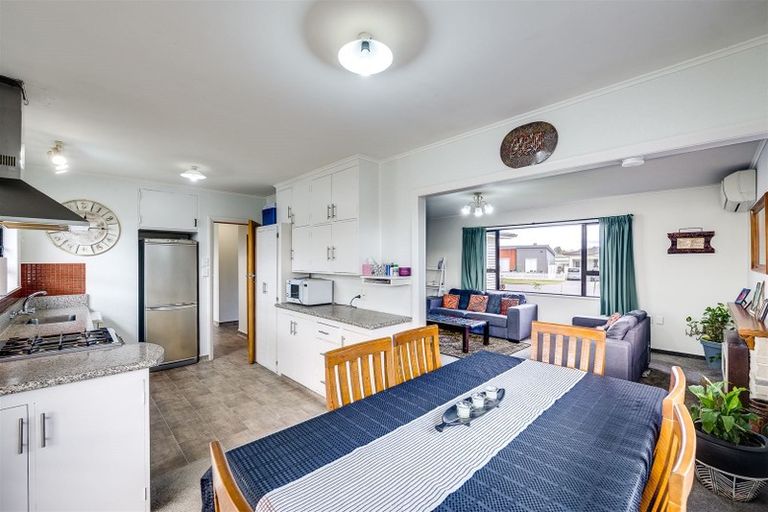 Photo of property in 15 Trinity Crescent, Pirimai, Napier, 4112