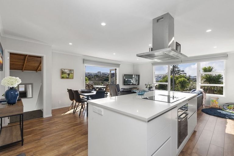 Photo of property in 30 Manuwai Road, Torbay, Auckland, 0630