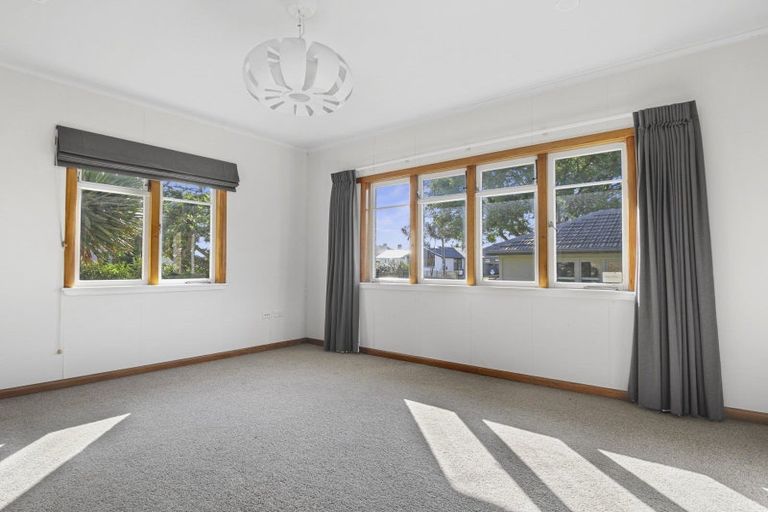 Photo of property in 18 Bolmuir Road, Forest Lake, Hamilton, 3200