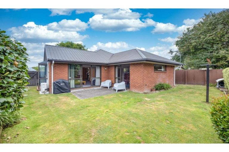 Photo of property in 23a Mappleton Avenue, Burnside, Christchurch, 8053