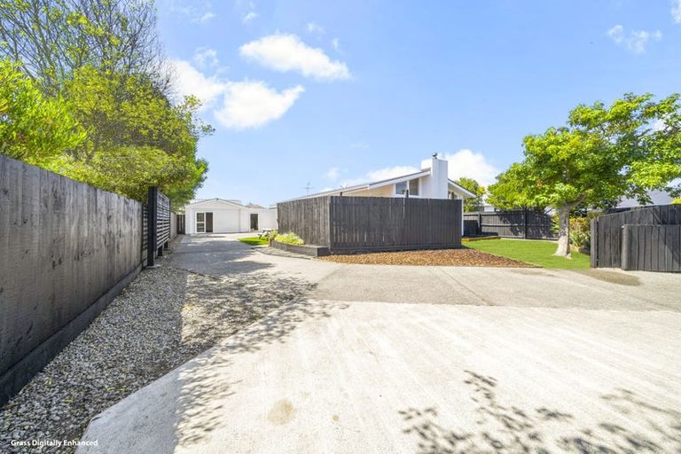 Photo of property in 8 Otaki Place, North New Brighton, Christchurch, 8083