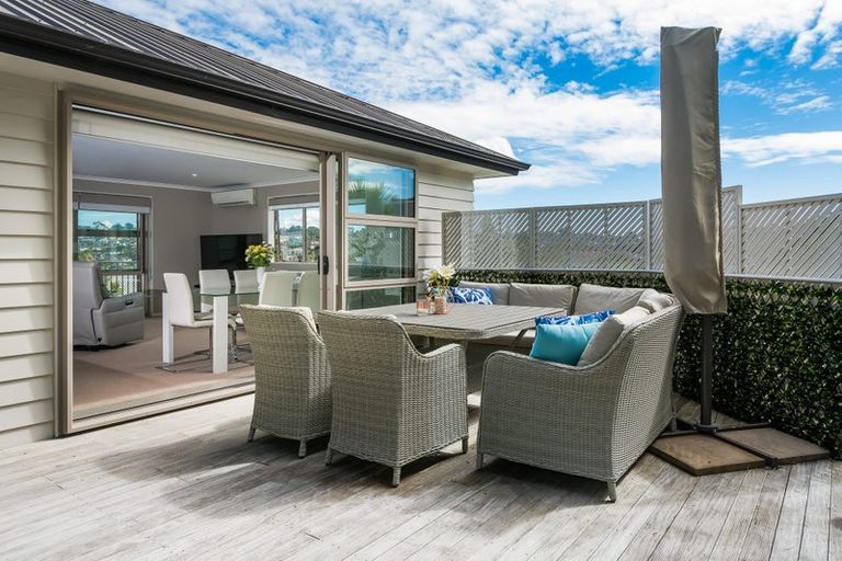 Photo of property in 11d Nimstedt Avenue, Oteha, Auckland, 0632