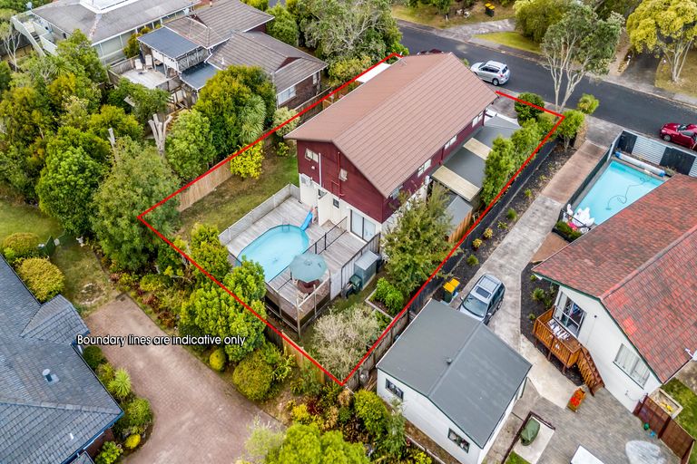Photo of property in 7 Pokapu Street, Titirangi, Auckland, 0600